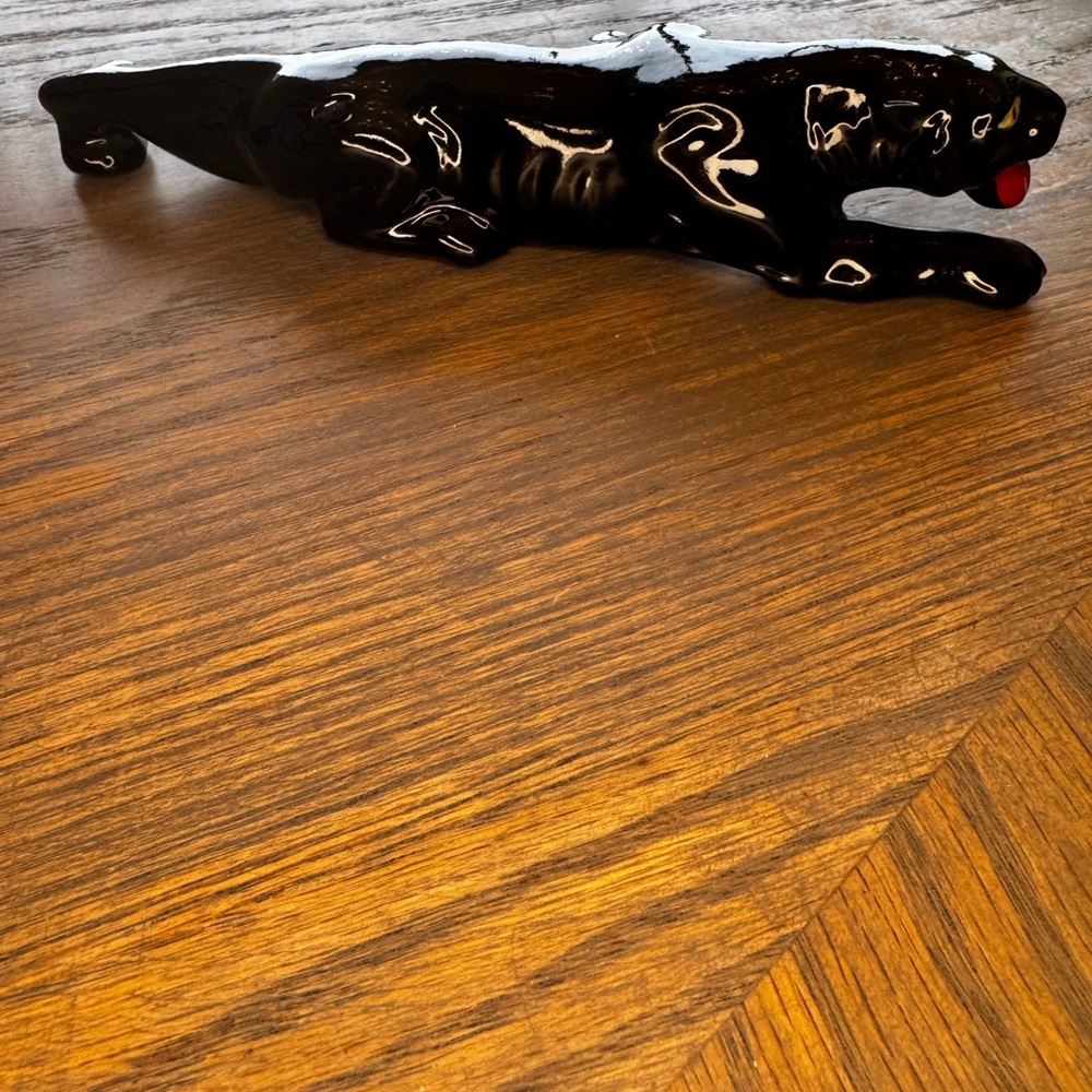 Black Panther Figurines with Red Accents - Picture 5 of 11